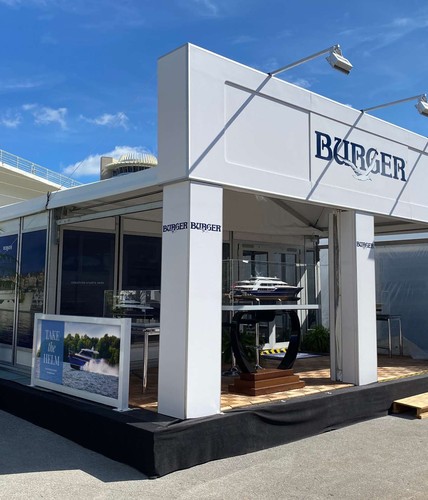 Burger Boat store front branding